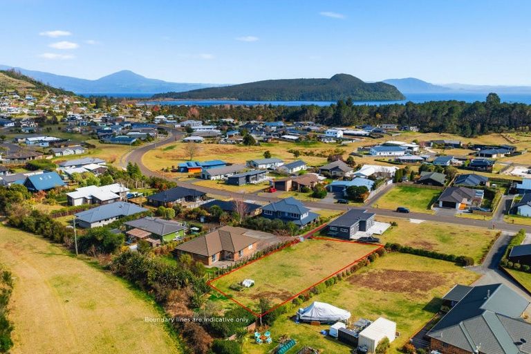 Photo of property in 127 Parekaawa Drive, Motuoapa, 3382