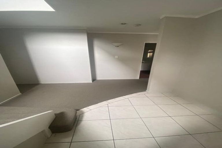 Photo of property in 21 Hakea Place, Totara Heights, Auckland, 2105