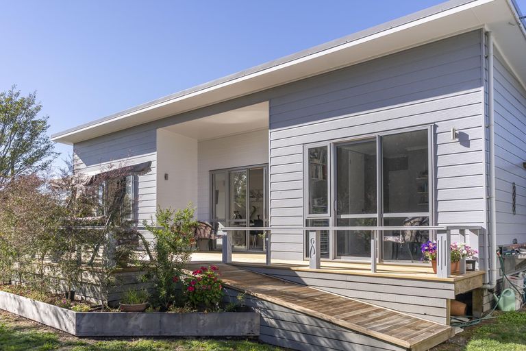 Photo of property in 133a Kent Street, Carterton, 5713