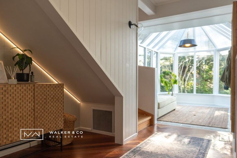 Photo of property in 4 Elmslie Road, Pinehaven, Upper Hutt, 5019