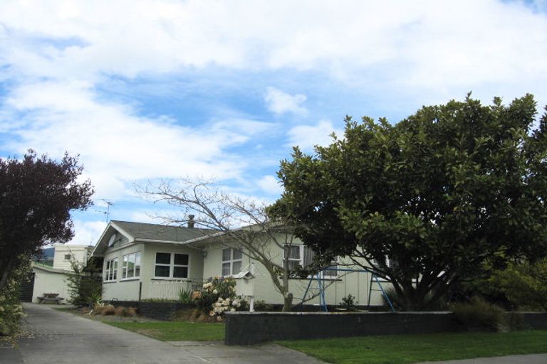 Photo of property in 21 Dickens Street, Stoke, Nelson, 7011