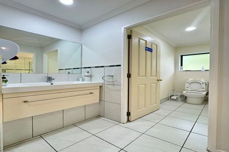 Photo of property in 180 Settlement Road, Papakura, 2110