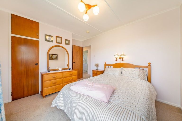 Photo of property in 13 Benge Crescent, Clouston Park, Upper Hutt, 5018