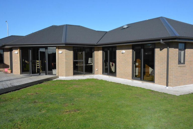 Photo of property in 3 Ta Paora Drive, Bell Block, New Plymouth, 4312