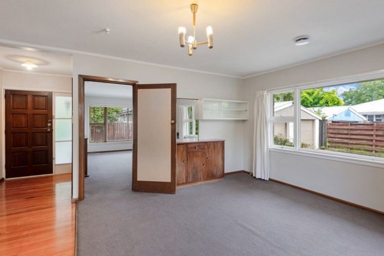 Photo of property in 17 Reading Street, Upper Riccarton, Christchurch, 8041