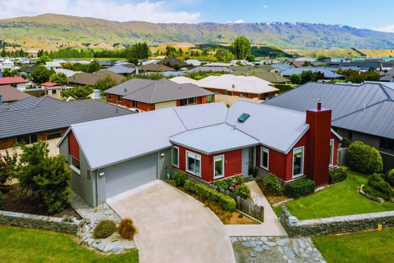 Photo of property in 16 Sunhaven Cove, Cromwell, 9310