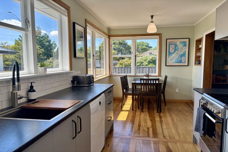 Photo of property in 25 Athlone Crescent, Boulcott, Lower Hutt, 5011