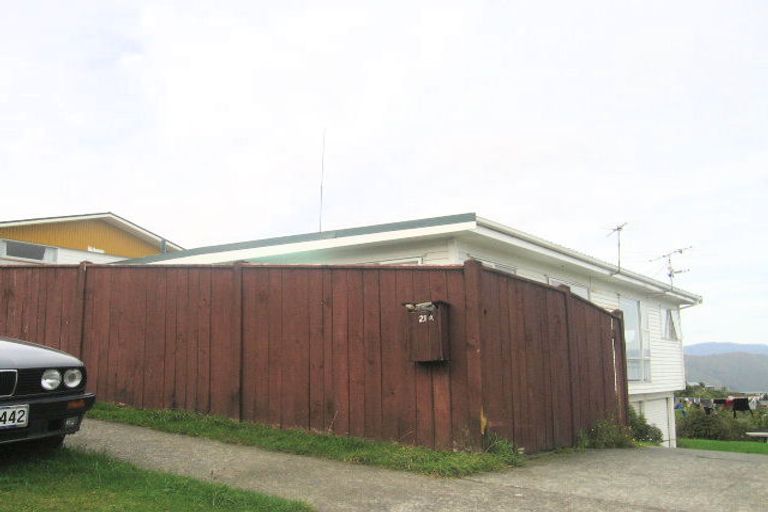 Photo of property in 21a Oakleigh Street, Maungaraki, Lower Hutt, 5010