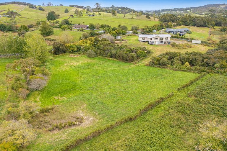 Photo of property in 83 Kanohi Road, Kaukapakapa, 0873