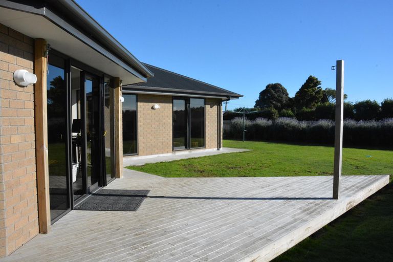 Photo of property in 3 Ta Paora Drive, Bell Block, New Plymouth, 4312