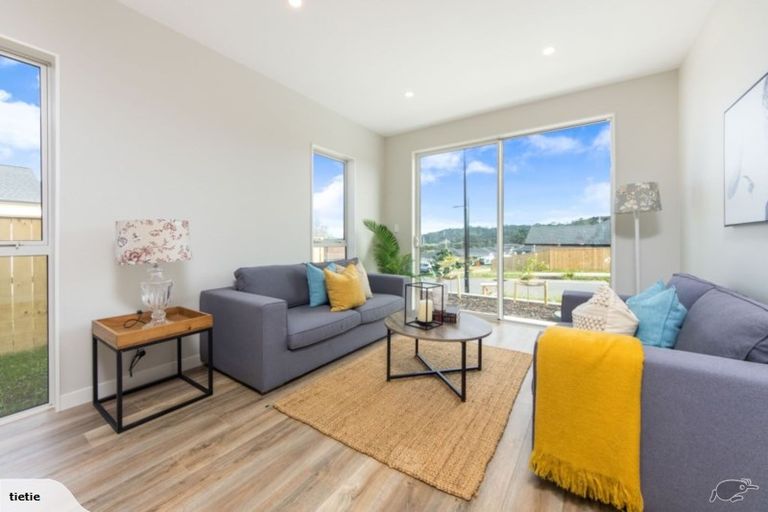 Photo of property in 10 Barrique Road, Kumeu, 0810