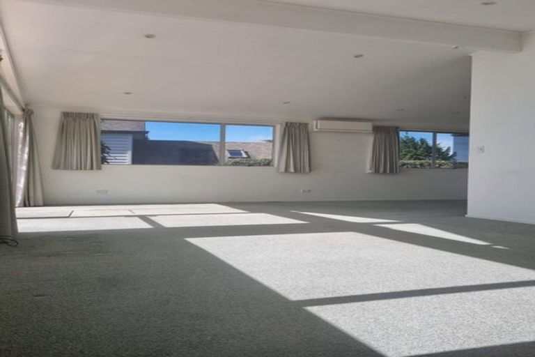 Photo of property in 111 Churchill Road, Murrays Bay, Auckland, 0630