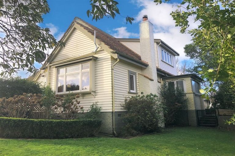 Photo of property in 1 Edward Street, Dannevirke, 4930