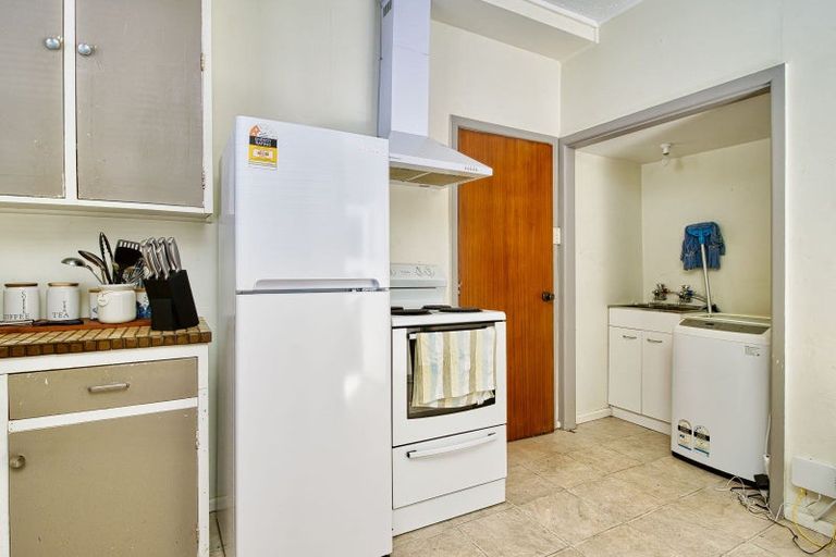 Photo of property in 22 Coote Road, Bluff Hill, Napier, 4110