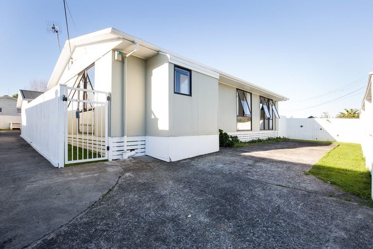 Photo of property in 96 Parrs Cross Road, Henderson, Auckland, 0612
