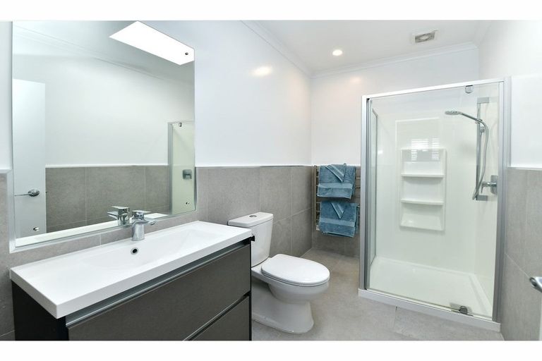 Photo of property in 5 Couldrey Crescent, Red Beach, 0932