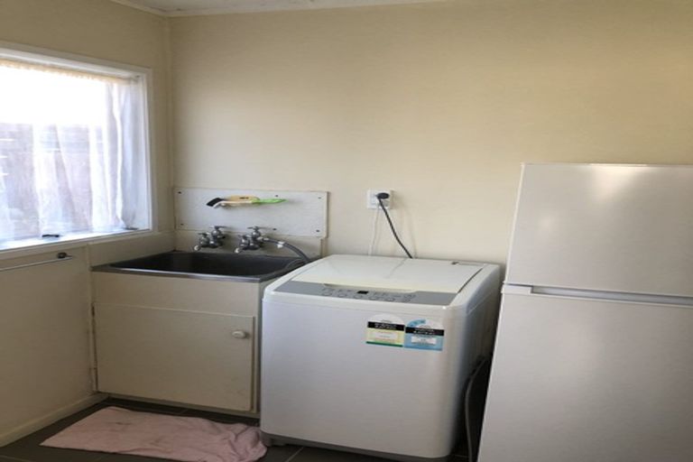 Photo of property in 2/22 Highland Park Drive, Highland Park, Auckland, 2010