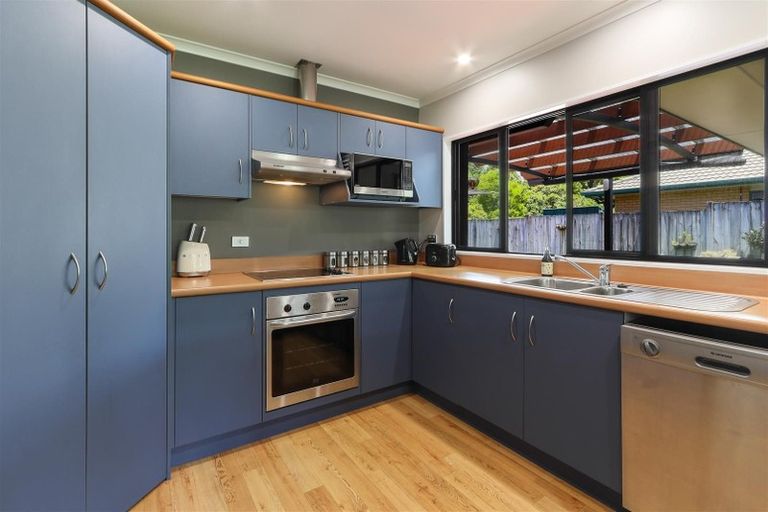 Photo of property in 9 Caulfield Place, Pukehangi, Rotorua, 3015