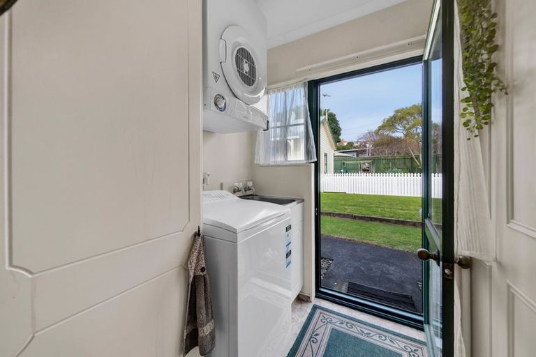 Photo of property in 4/70-76 Whiteley Street, Moturoa, New Plymouth, 4310