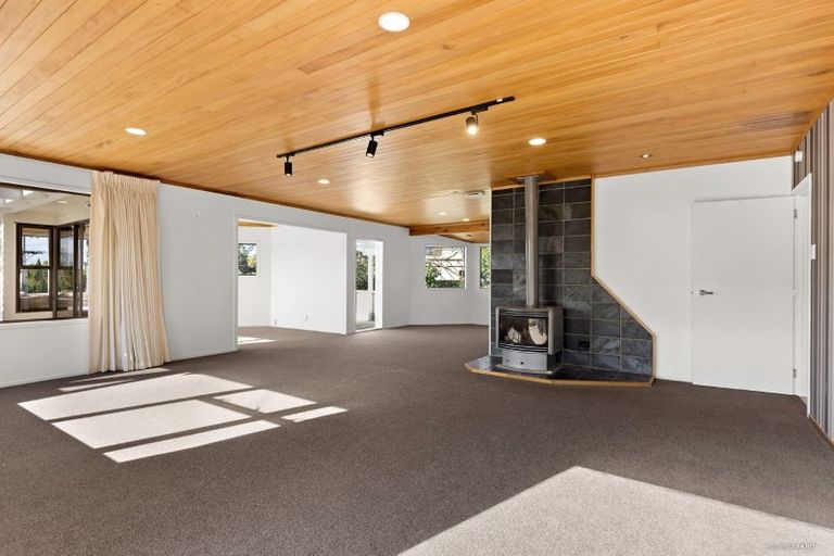 Photo of property in 11 Park Rise, Campbells Bay, Auckland, 0630