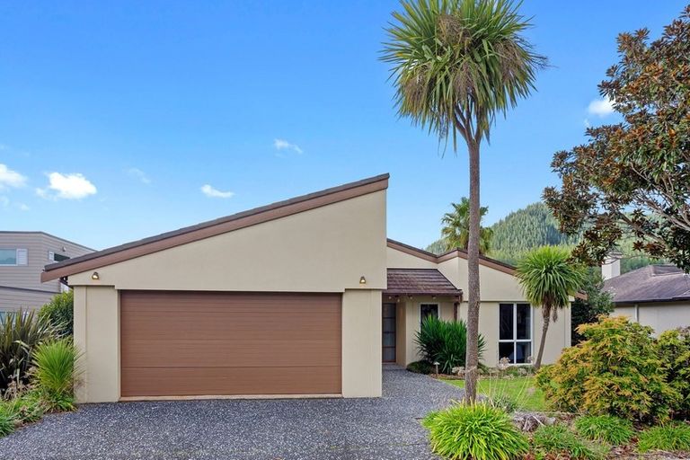 Photo of property in 28 Saint Andrews Drive, Pauanui, Hikuai, 3579