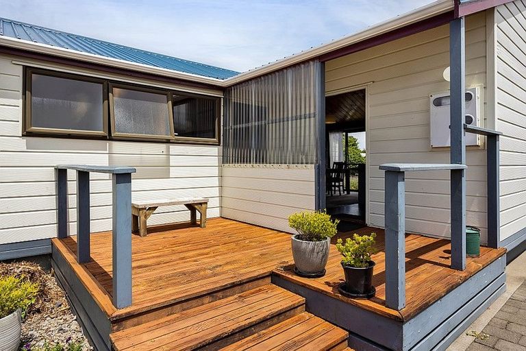 Photo of property in 49 Brennan Place, Opunake, 4616