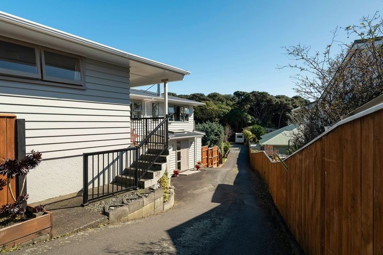 Photo of property in 2 Sydney Crescent, Raumati South, Paraparaumu, 5032