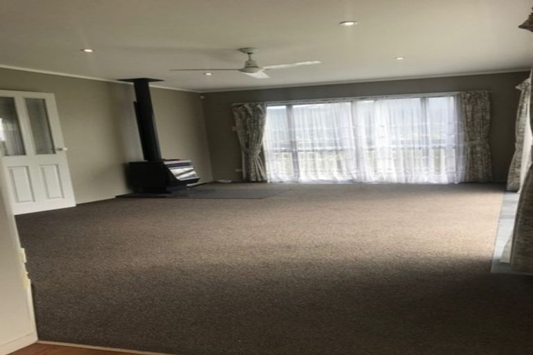Photo of property in 110 Woodman Drive, Tawa, Wellington, 5028