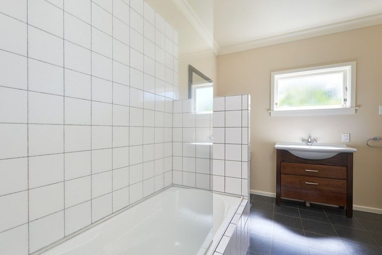 Photo of property in 811 Saint Aubyn Street West, Saint Leonards, Hastings, 4120