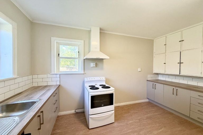 Photo of property in 73 Ford Road, Opawa, Christchurch, 8023