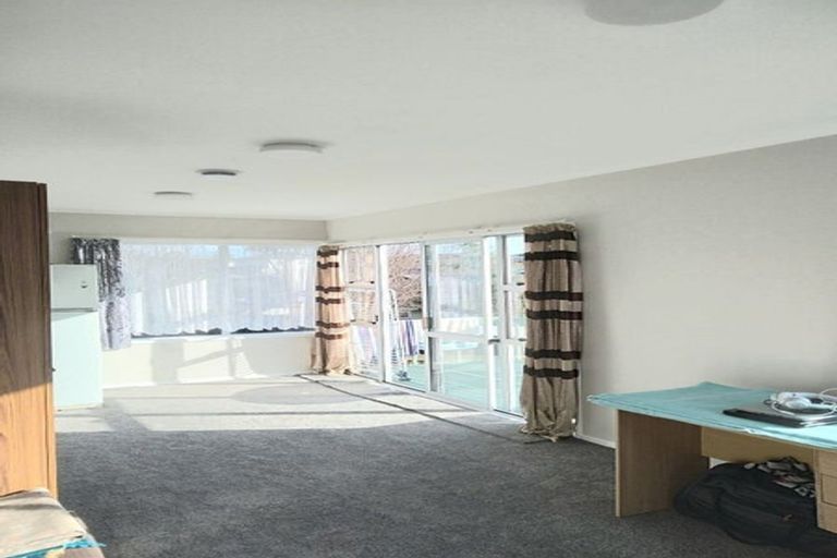 Photo of property in 2/25 Tanoa Place, Glendene, Auckland, 0602