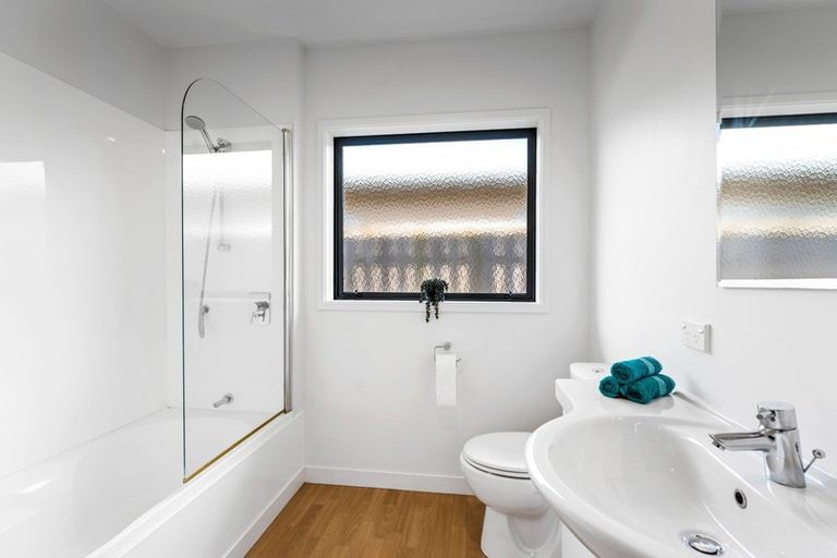 Photo of property in 19 Sunstone Crescent, Brown Owl, Upper Hutt, 5018