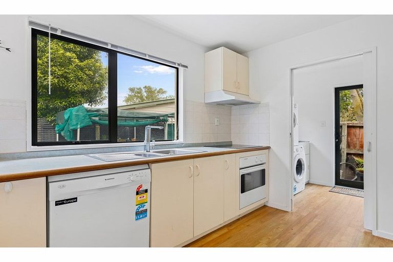 Photo of property in 2/64a Cutts Road, Russley, Christchurch, 8042