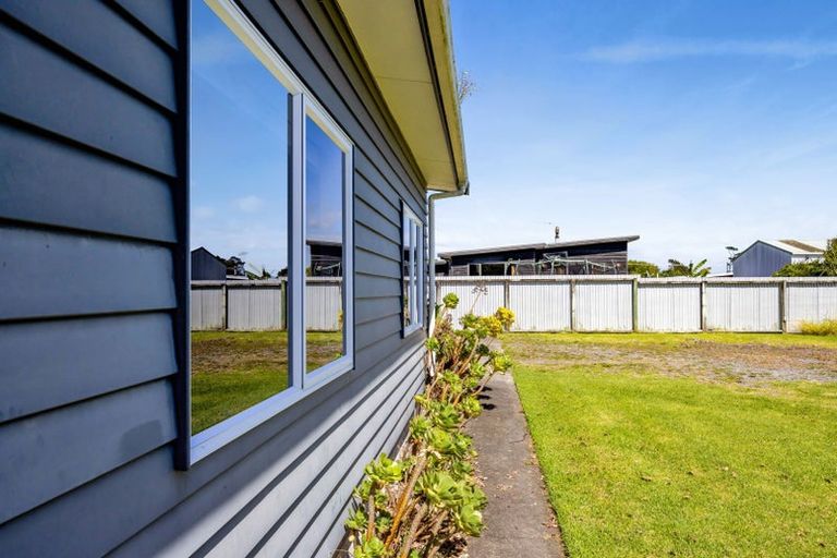 Photo of property in 18 Fox Street, Okato, 4335