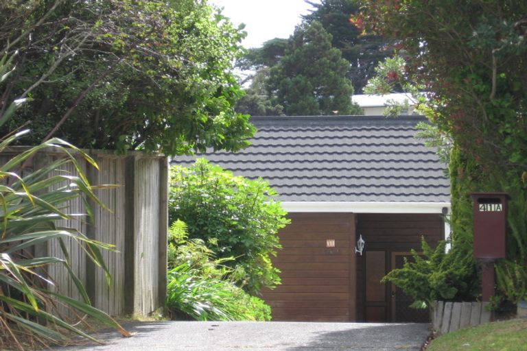 Photo of property in 2/41 Aeroview Drive, Beach Haven, Auckland, 0626
