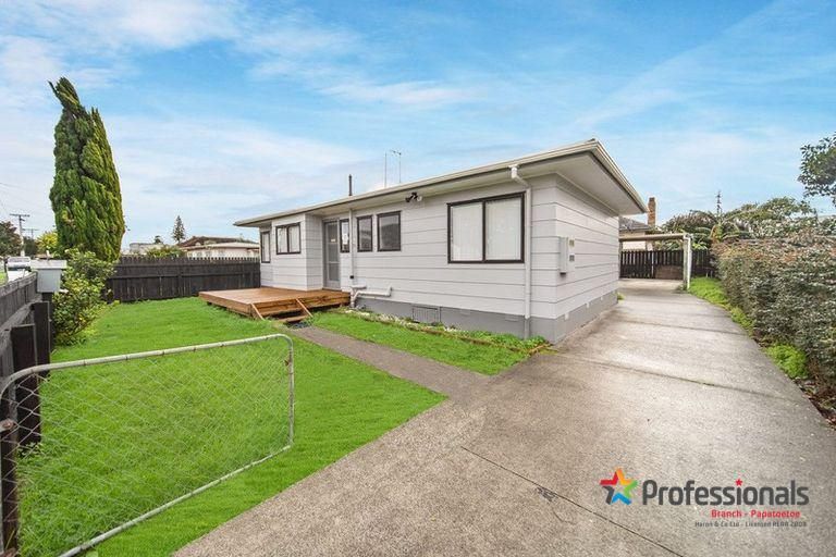Photo of property in 2/13 John Street, Mangere East, Auckland, 2024