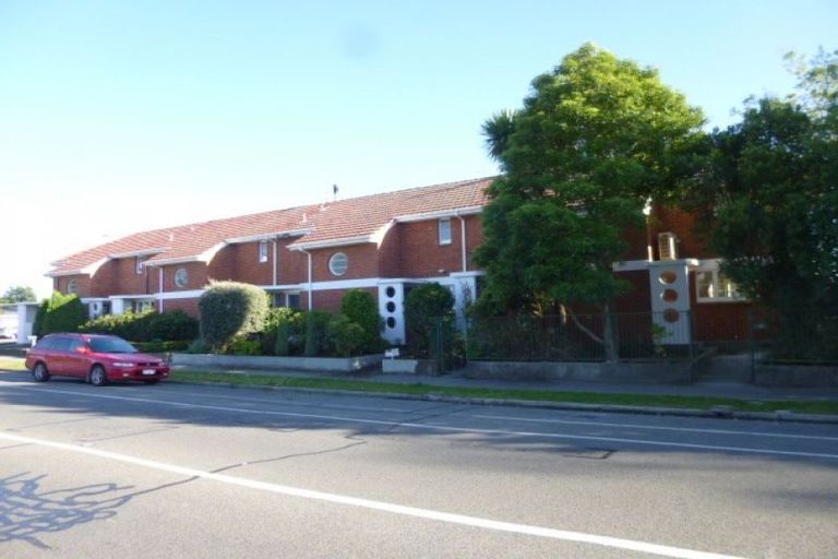 Photo of property in 77 Kahu Road, Fendalton, Christchurch, 8041