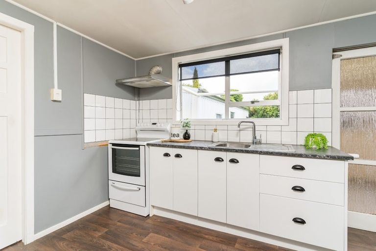 Photo of property in 8 Mill Street, Milton, 9220