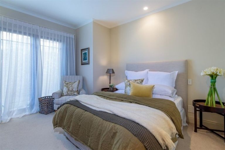 Photo of property in 15 Ocean View Road, Milford, Auckland, 0620