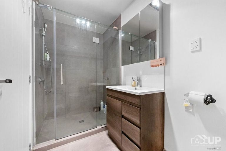 Photo of property in 2 Clay Lane, Hobsonville, Auckland, 0616