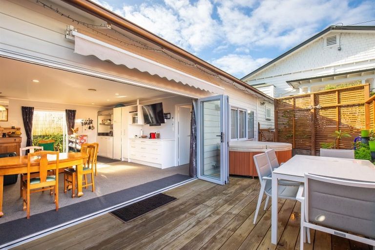 Photo of property in 1148 New North Road, Mount Albert, Auckland, 1025