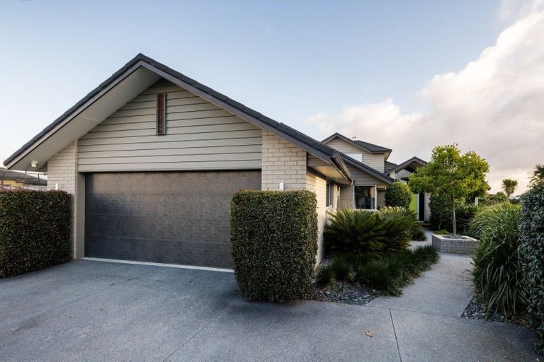 Photo of property in 142 Saint James Drive, Huntington, Hamilton, 3210