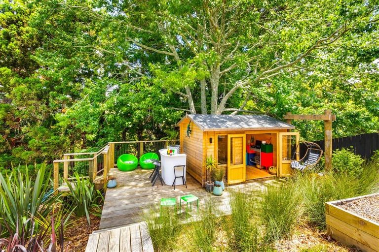 Photo of property in 367 Triangle Road, Henderson, Auckland, 0610