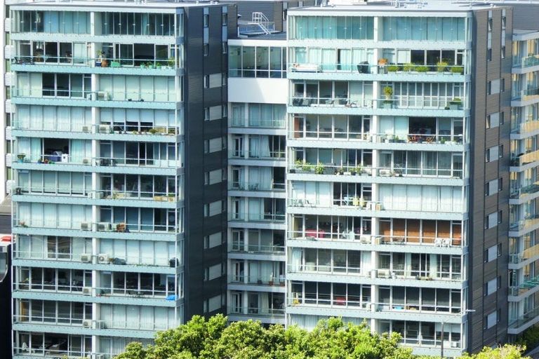 Photo of property in Montreaux Apartments, 8b/164 The Terrace, Wellington Central, Wellington, 6011