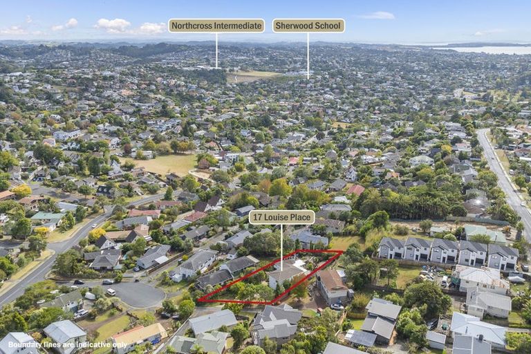 Photo of property in 17 Louise Place, Browns Bay, Auckland, 0630