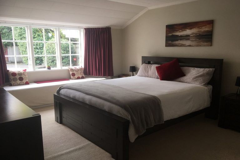 Photo of property in 3 Linmor Place, Terrace End, Palmerston North, 4410