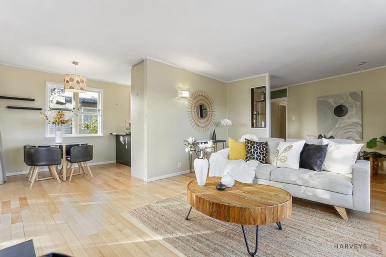 Photo of property in 121 Captain Scott Road, Glen Eden, Auckland, 0602