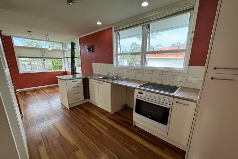 Photo of property in 97 Atkinson Road, Titirangi, Auckland, 0604