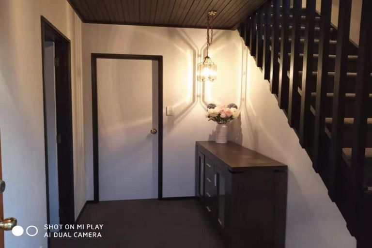 Photo of property in 1/70 Highland Park Drive, Highland Park, Auckland, 2010