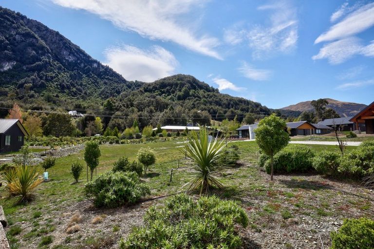 Photo of property in 27 Peregrine Falcon Road, Mount Creighton, Queenstown, 9371